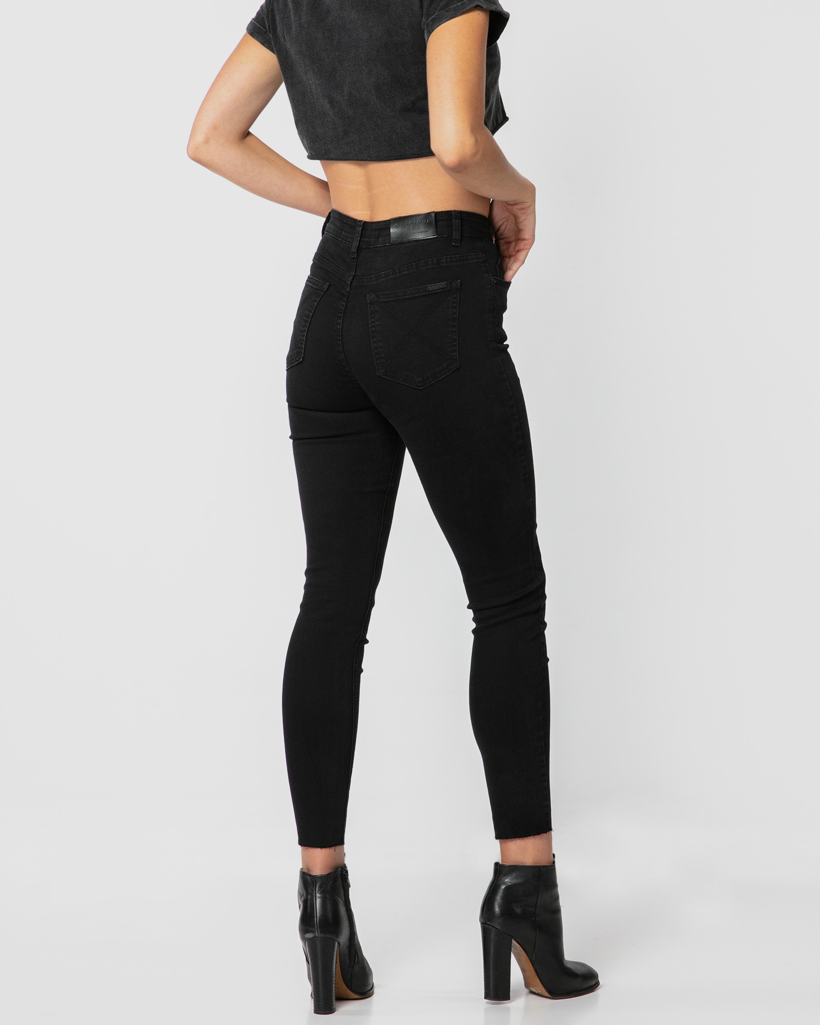 ALEXIS BLACK JEANS